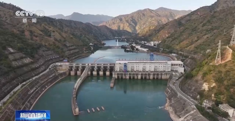 “零碳”、能源可再生 国家首个水风光一体化基地实现大江截流