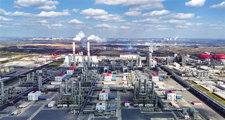 加快推动我省能源产业转型升级