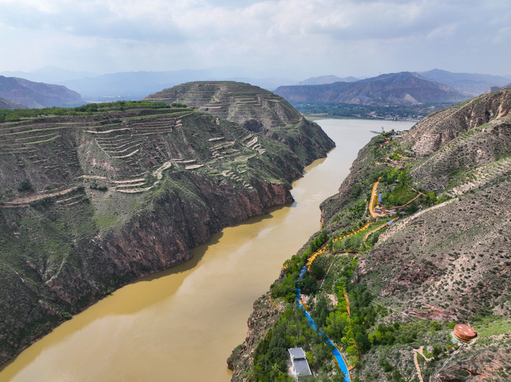 从“送绿水”“送绿电”到“送绿算” —— 绿色中国的青海实践