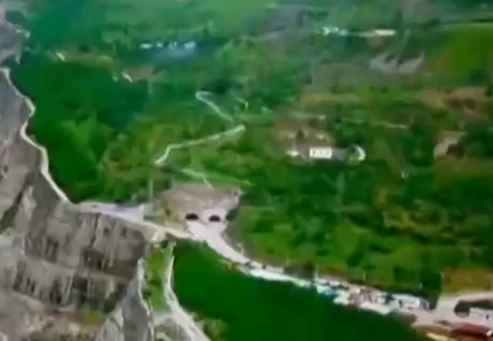 绿水青山映三秦