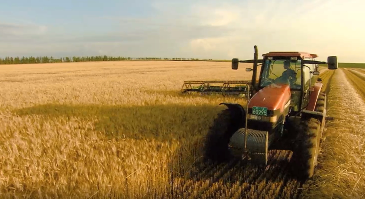 农机补贴“靶向”施策 智能装备焕新田间图景  ​