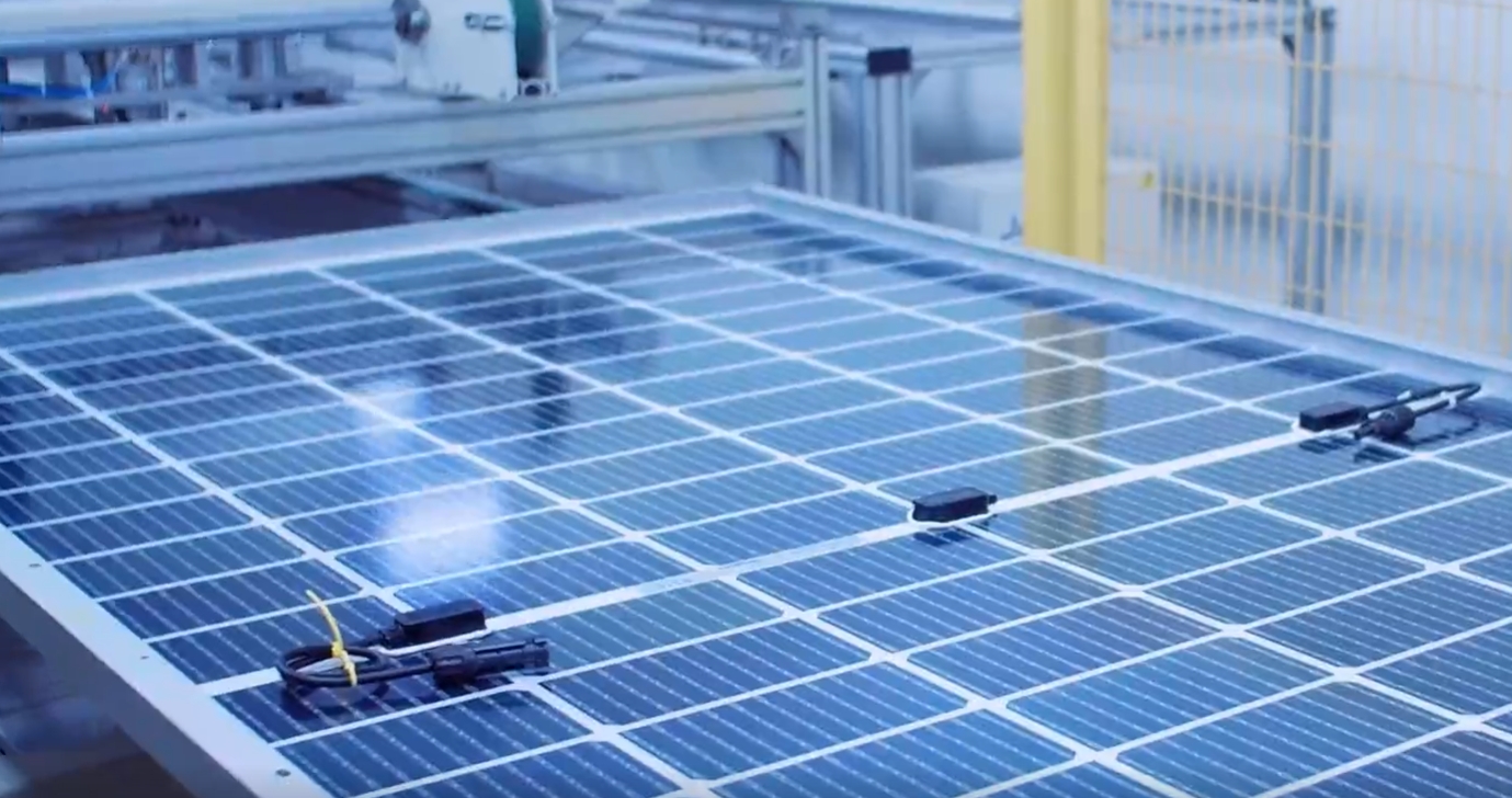 阳台光伏以小场景撬动大变革