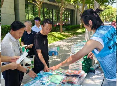 北京市机关事务管理局会同  市发展改革委、市城市管理委举办“垃圾分类  新风尚, 循环焕新进机关”主题宣传活动