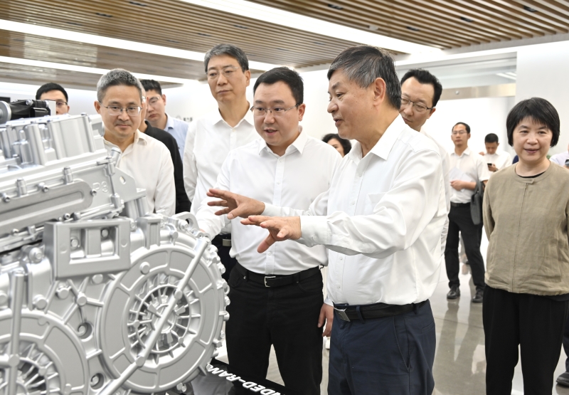 生态环境部部长黄润秋赴重庆市调研生态环境保护工作